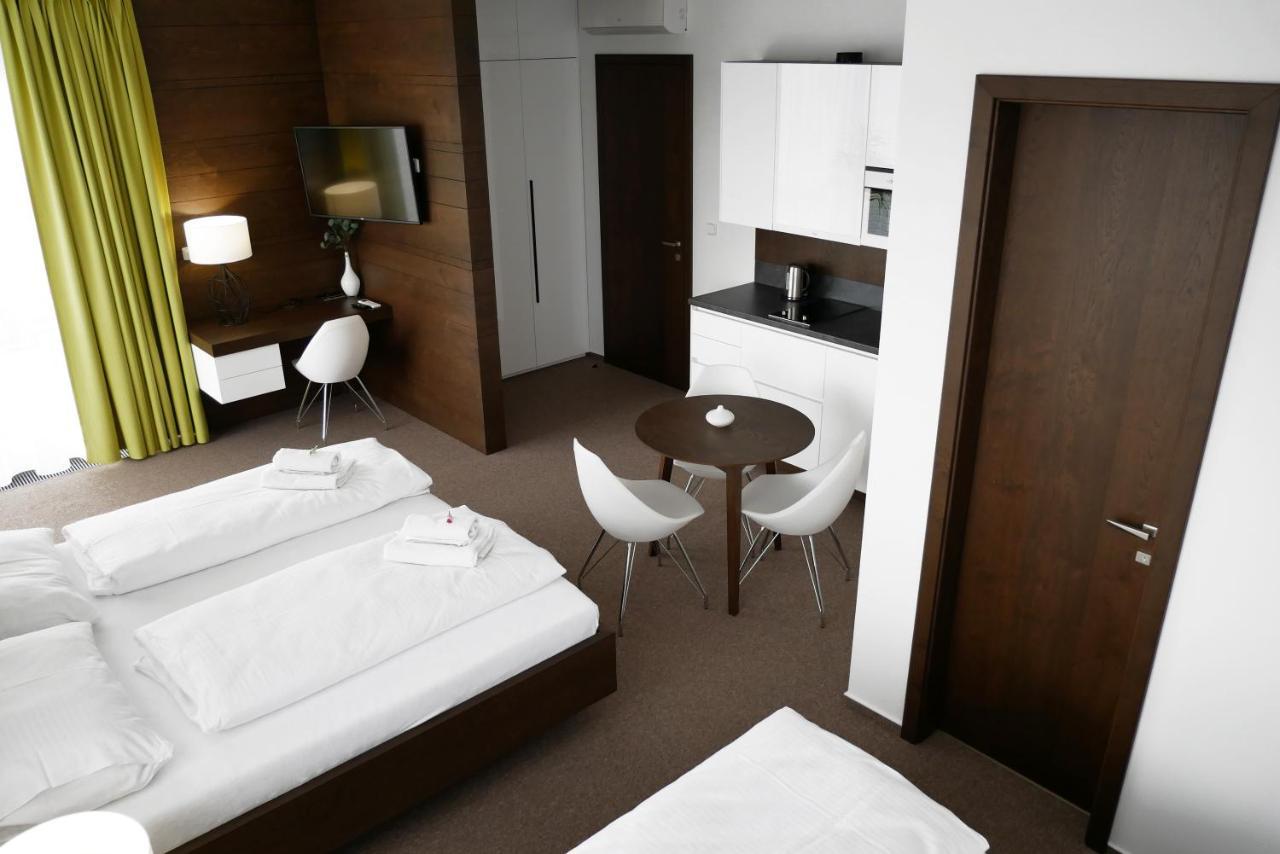 Hotel Harmony Medical & Wellness-Free Parking, 1,8Km From The Center Kroměříž Buitenkant foto