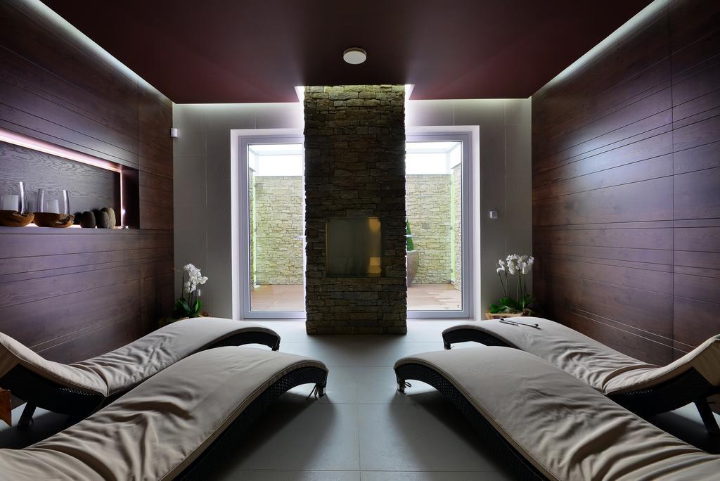 Hotel Harmony Medical & Wellness-Free Parking, 1,8Km From The Center Kroměříž Buitenkant foto