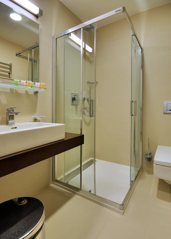 Hotel Harmony Medical & Wellness-Free Parking, 1,8Km From The Center Kroměříž Kamer foto