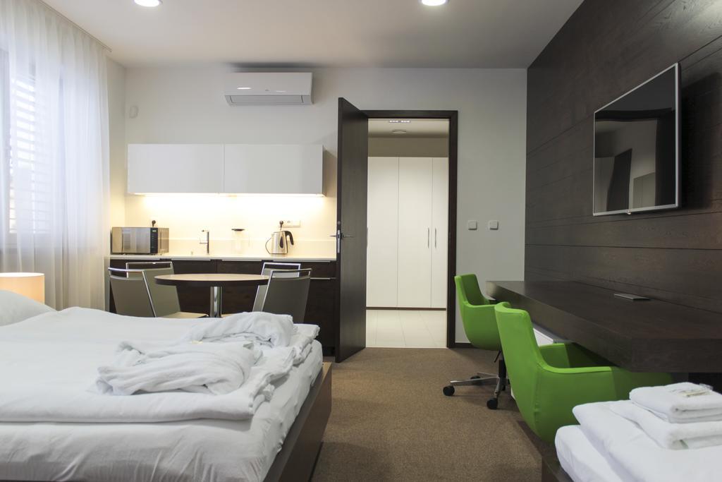 Hotel Harmony Medical & Wellness-Free Parking, 1,8Km From The Center Kroměříž Buitenkant foto